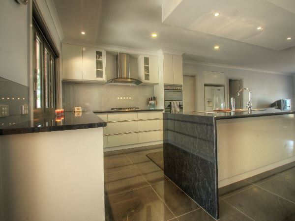 Family Home Kitchen - C & C Wilson Builders Nathatlia