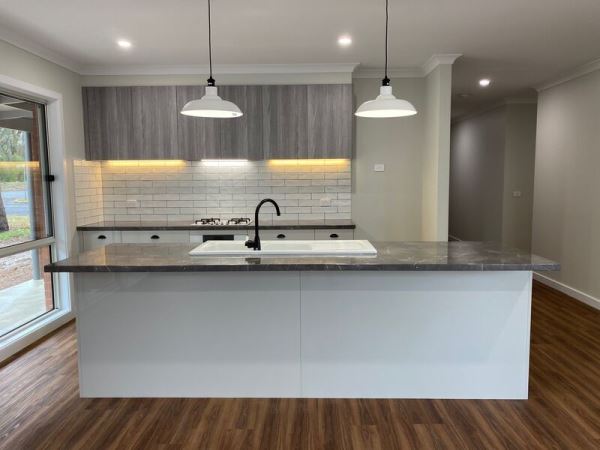 New Home Build - Creekside Kitchen - C + C Wilson Builders Nathatlia